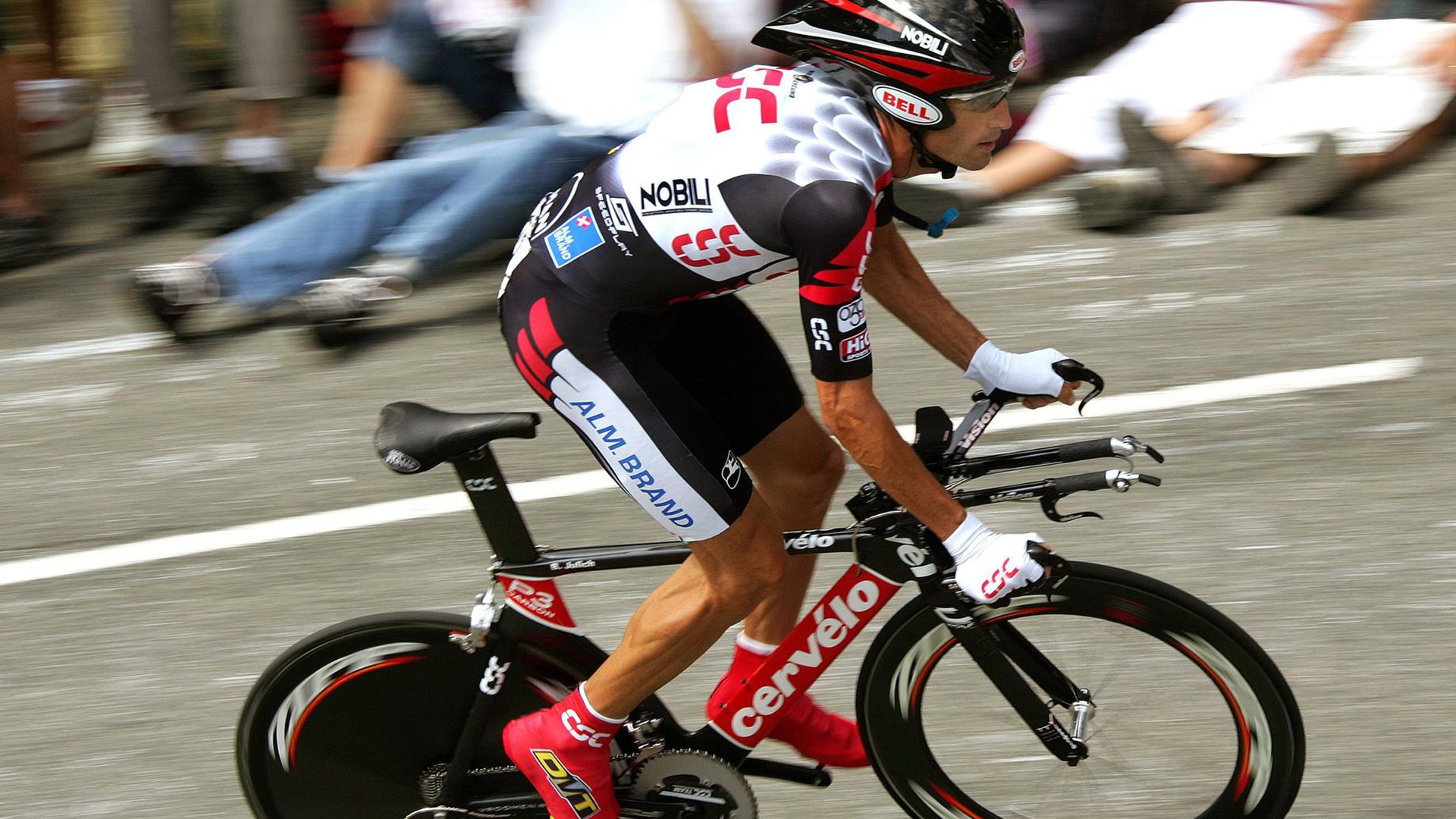 图穆亚的精准突破与反击创造出更多得分机会，助袋鼠队夺冠，穆拉德忠·图伊奇耶夫