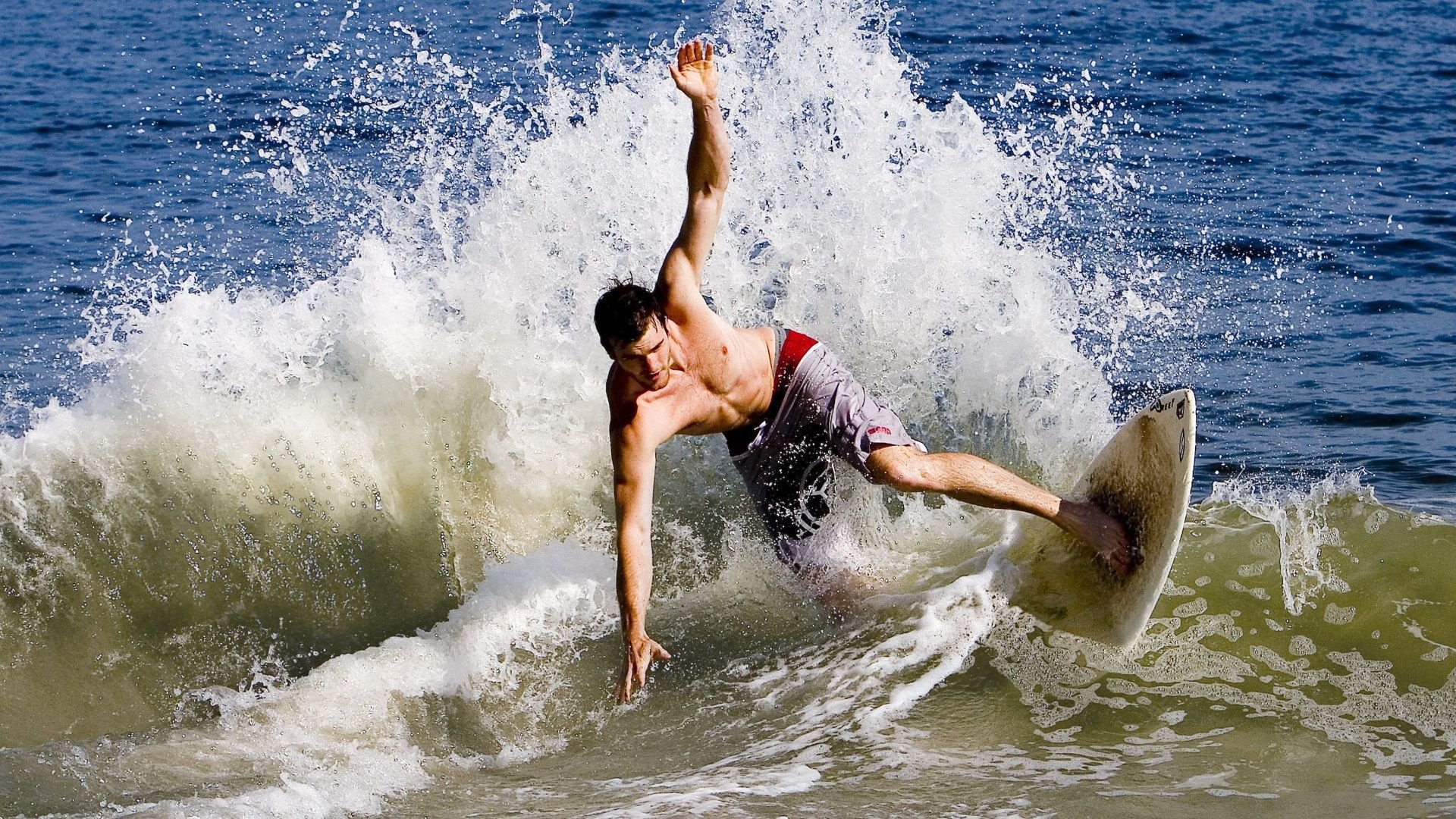 德国队锋线冲击力十足，教练战术获好评，德国队锋线三人组